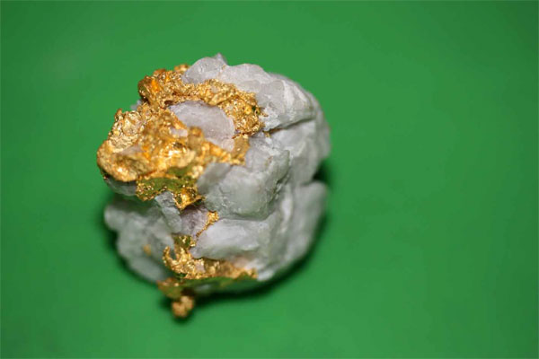 Jack and Jill's gold specimen found in quartz